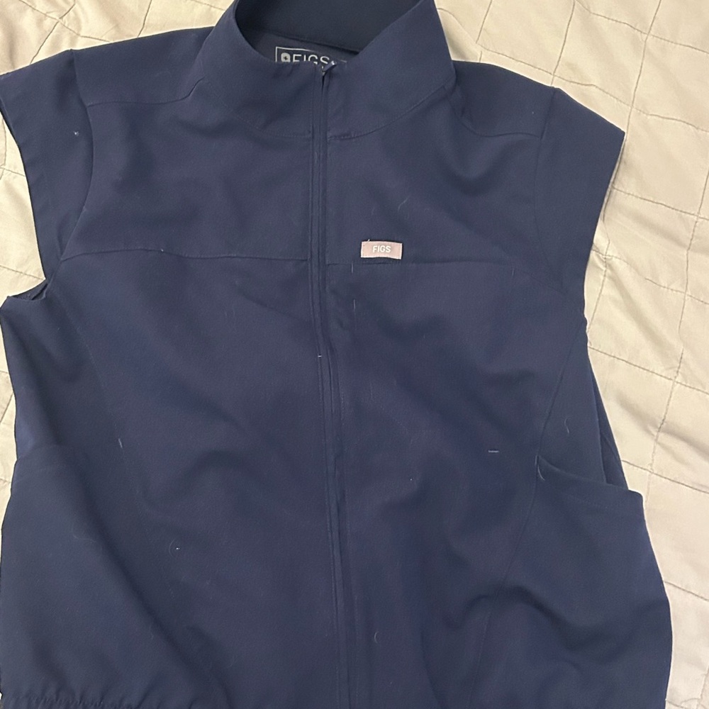 Figs Women's Navy Scrub Vest M